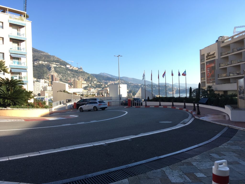 モナコグランプリのフェアモントヘアピンへ