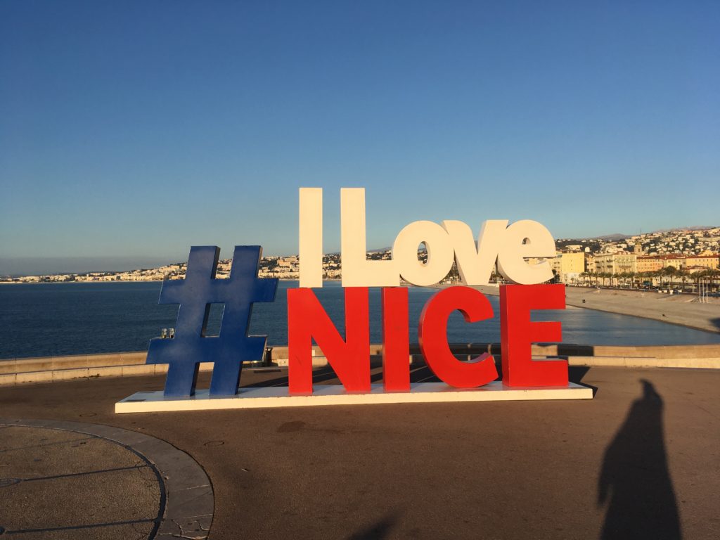 朝のニース観光