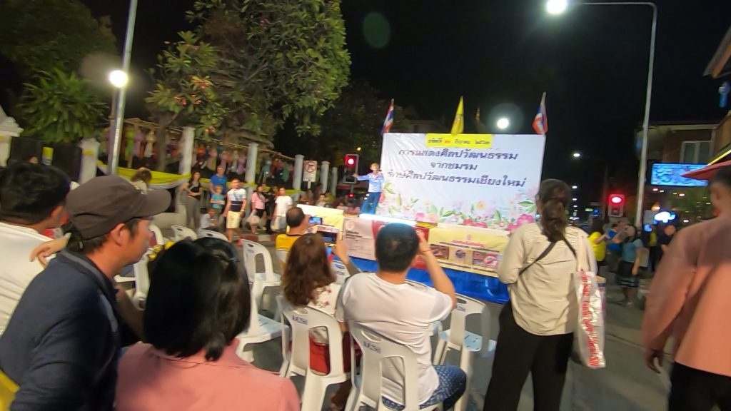 旧市街南側チェンマイ門から行ってみた