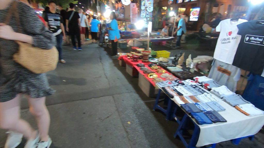 旧市街南側チェンマイ門から行ってみた