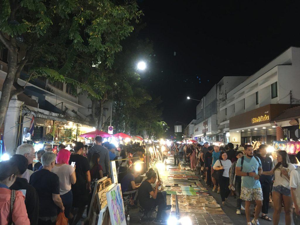 旧市街南側チェンマイ門から行ってみた