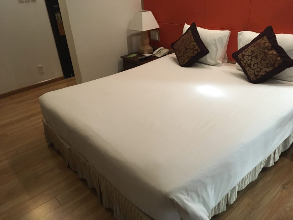 ハン川沿いにある観光に便利な場所のホテル