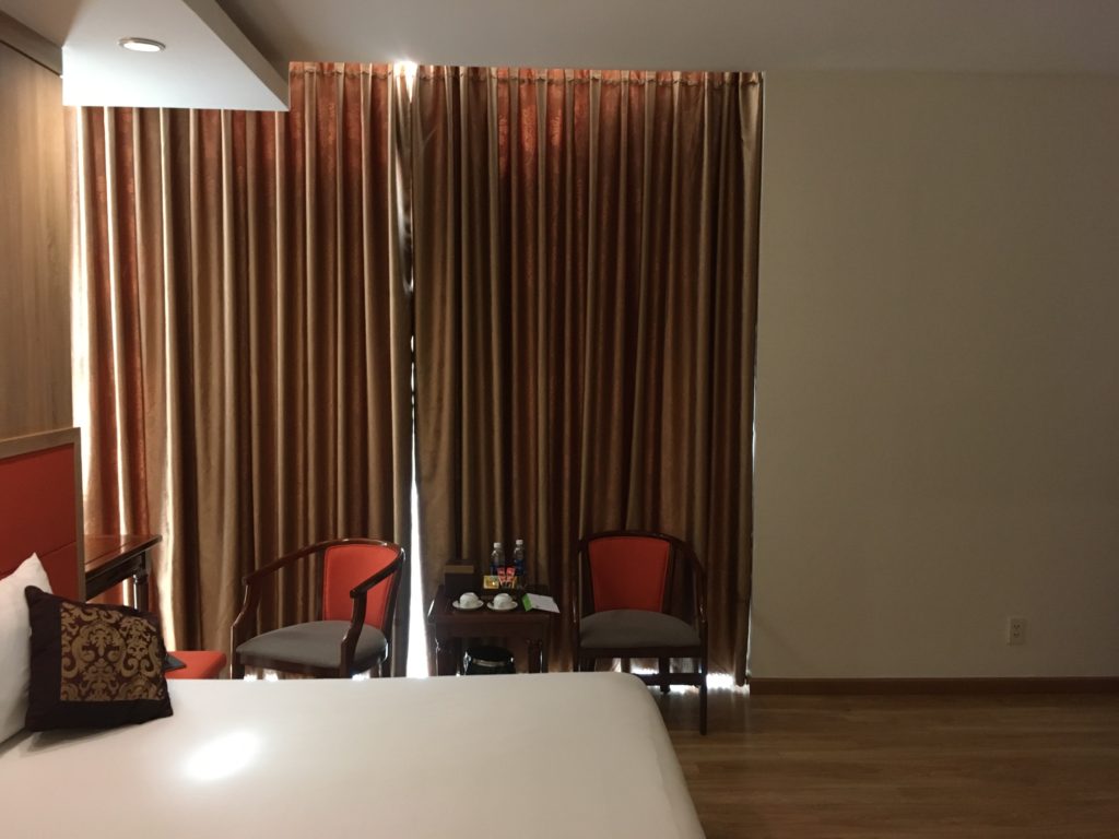 ハン川沿いにある観光に便利な場所のホテル